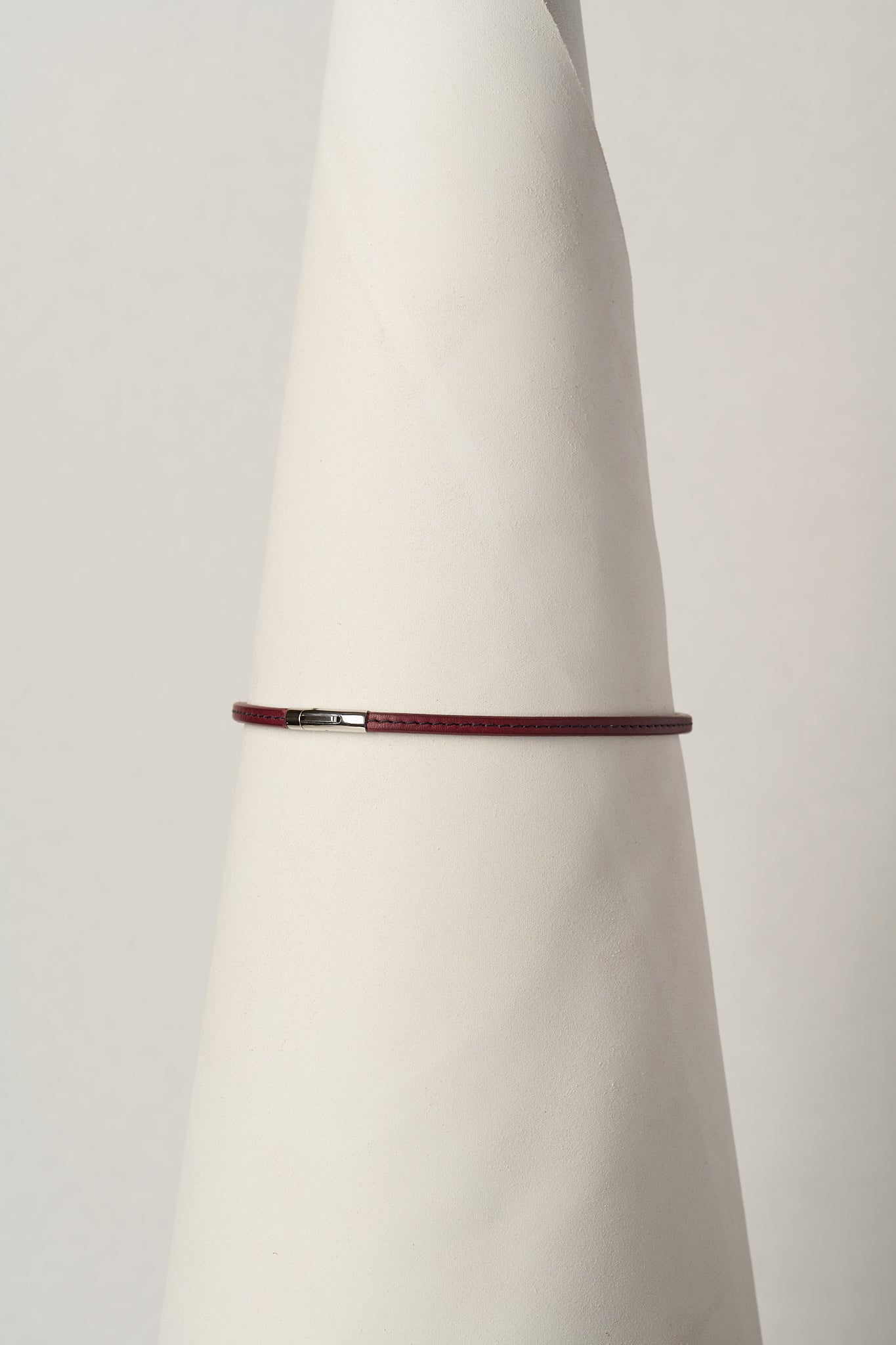 The Peek-A-Boo | Leather Day Collar