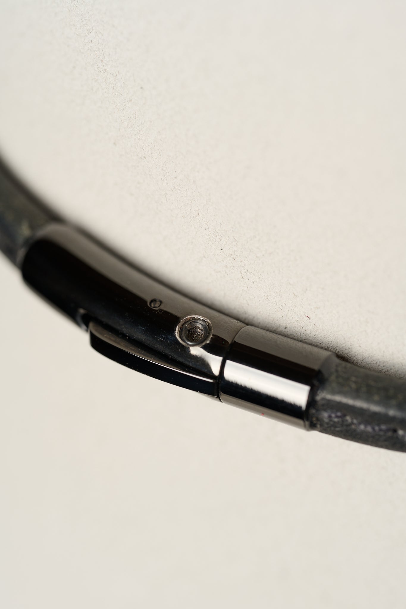 The Lockable Peek-A-Boo | Leather Day Collar