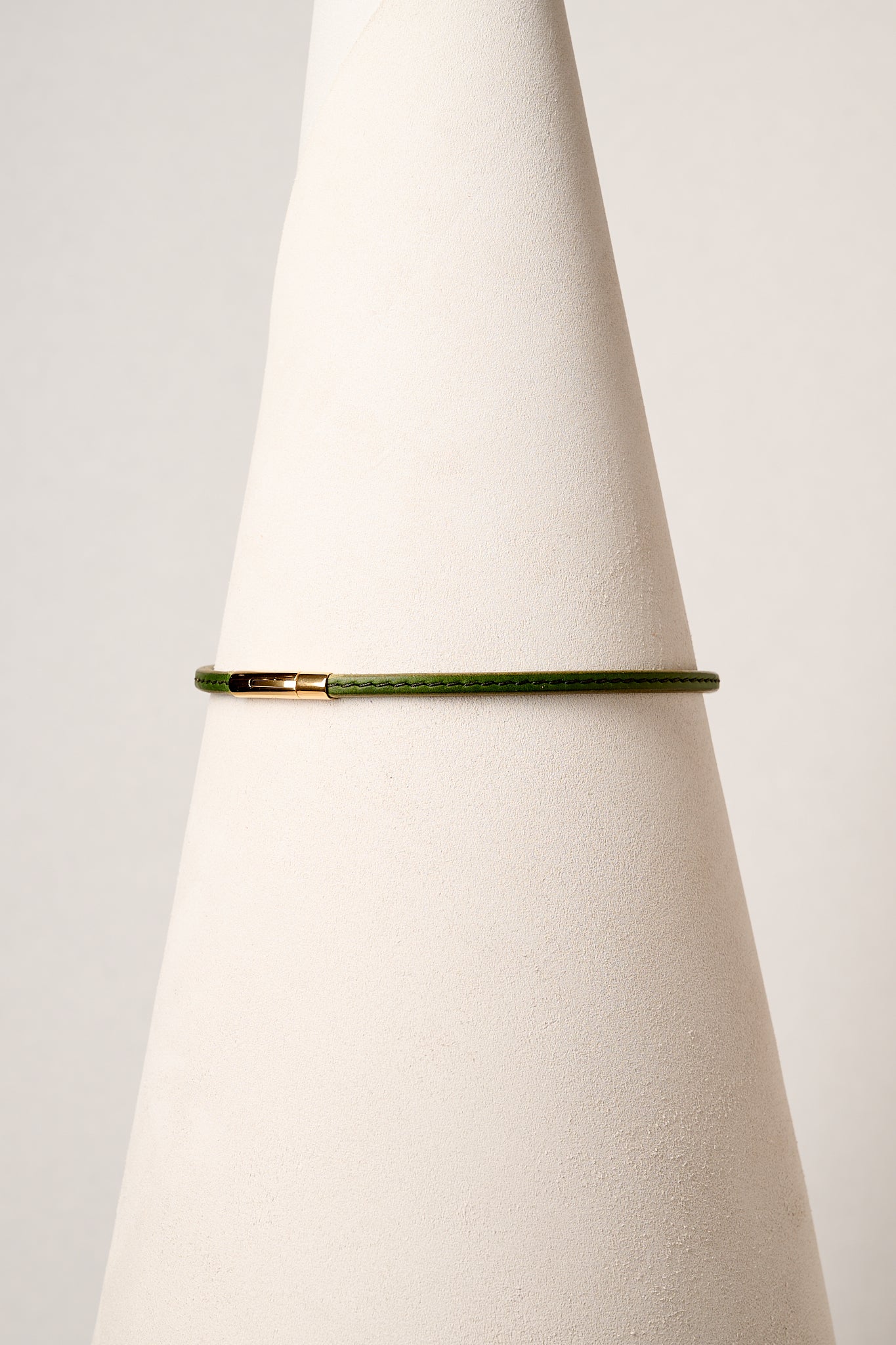 The Peek-A-Boo | Leather BDSM Day Collar