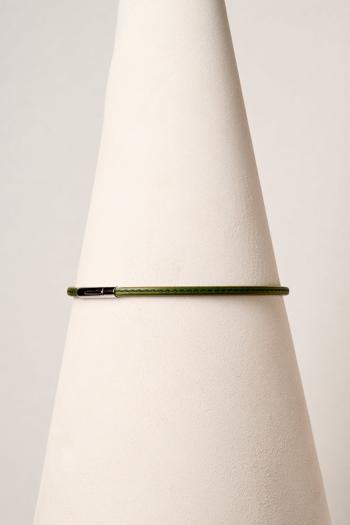 The Peek-A-Boo | Leather BDSM Day Collar